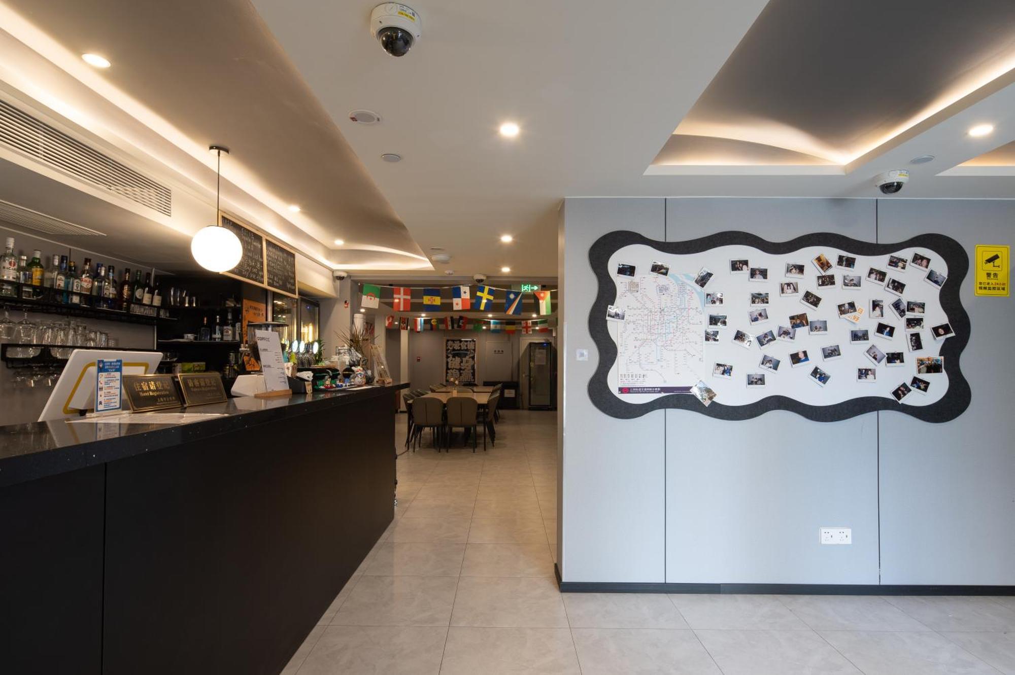 Dayin International Youth Hostel -Near People'S Square & Old Town -Social Area -Bar -Cafe -Gym -Free Laundry Luggage Storage -24H Front Desk -English Service Shanghai Bagian luar foto