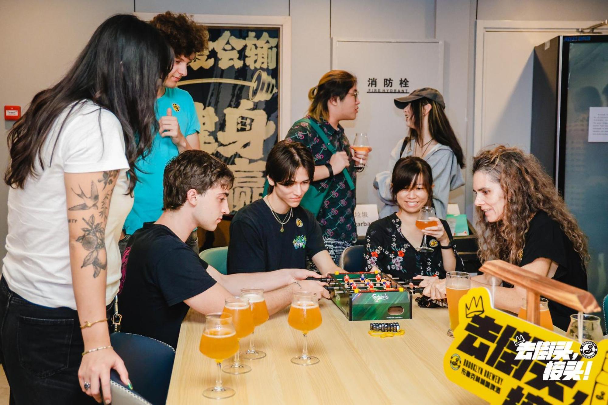 Dayin International Youth Hostel -Near People'S Square & Old Town -Social Area -Bar -Cafe -Gym -Free Laundry Luggage Storage -24H Front Desk -English Service Shanghai Bagian luar foto