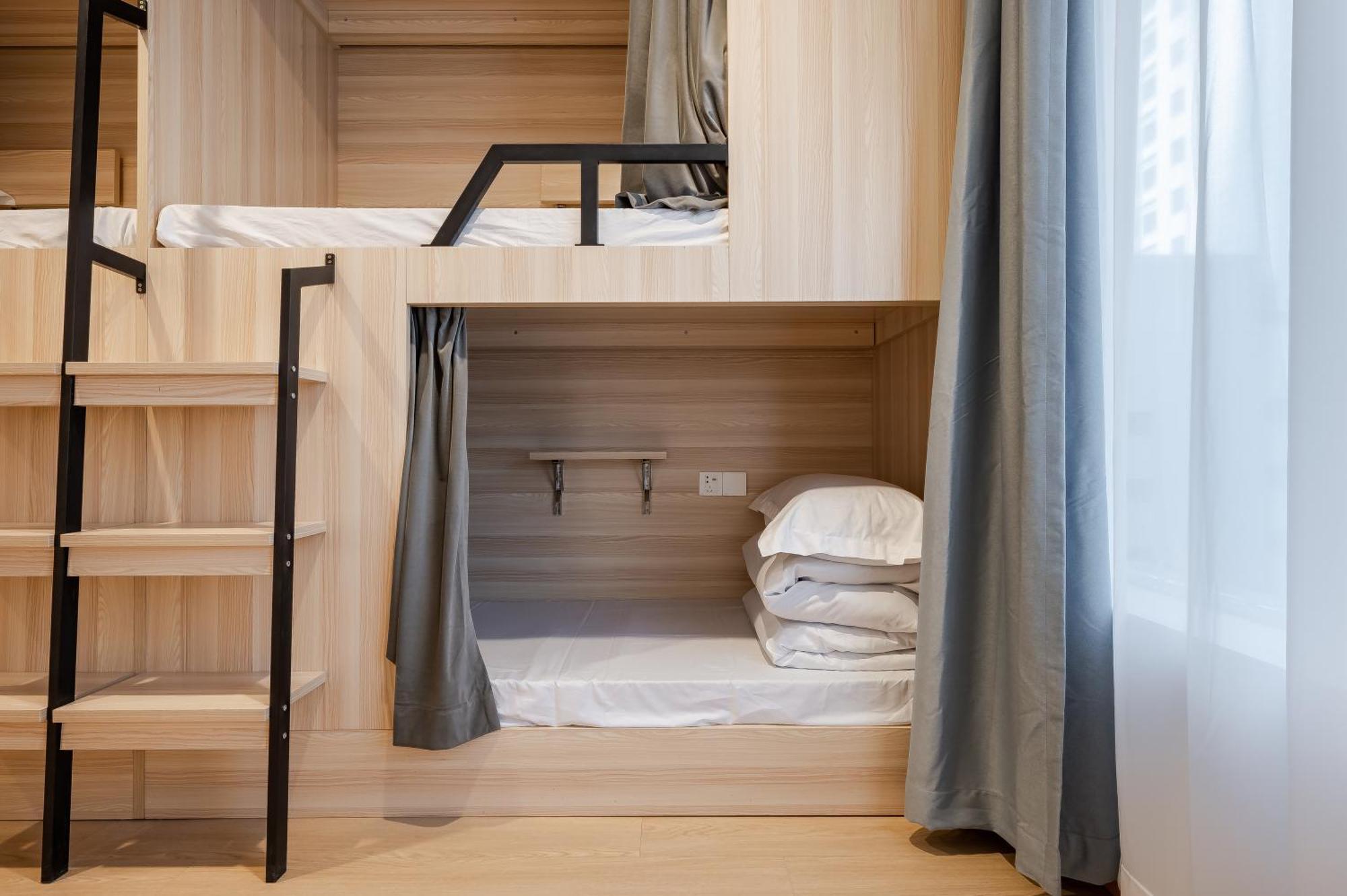 Dayin International Youth Hostel -Near People'S Square & Old Town -Social Area -Bar -Cafe -Gym -Free Laundry Luggage Storage -24H Front Desk -English Service Shanghai Bagian luar foto