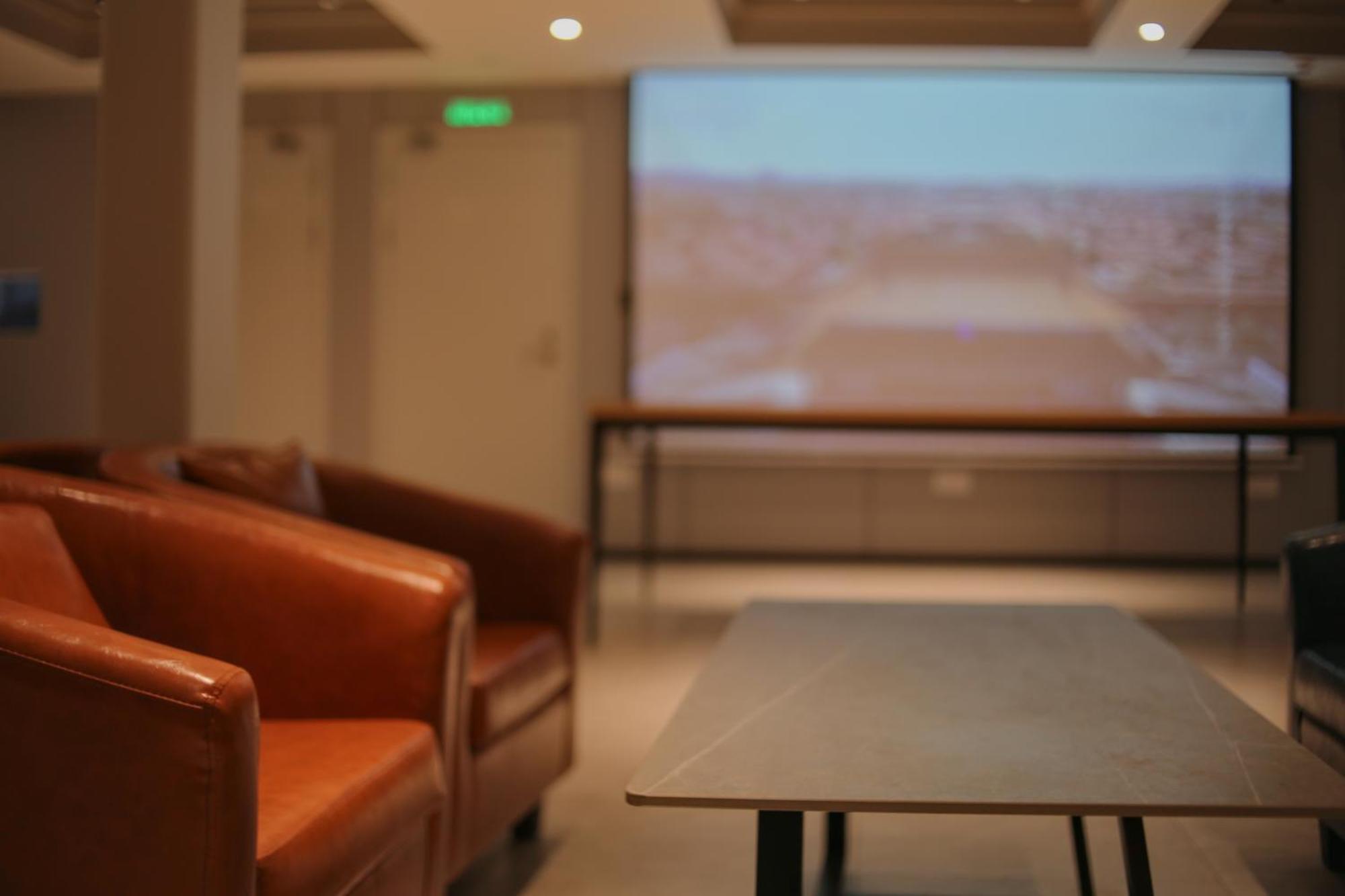 Dayin International Youth Hostel -Near People'S Square & Old Town -Social Area -Bar -Cafe -Gym -Free Laundry Luggage Storage -24H Front Desk -English Service Shanghai Bagian luar foto