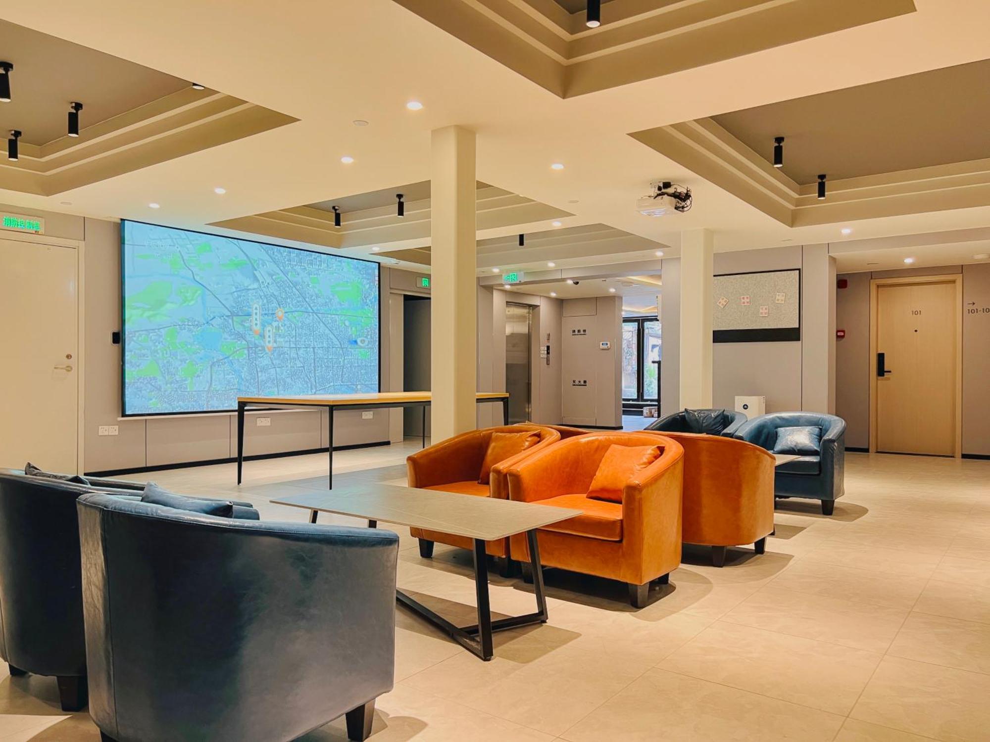 Dayin International Youth Hostel -Near People'S Square & Old Town -Social Area -Bar -Cafe -Gym -Free Laundry Luggage Storage -24H Front Desk -English Service Shanghai Bagian luar foto