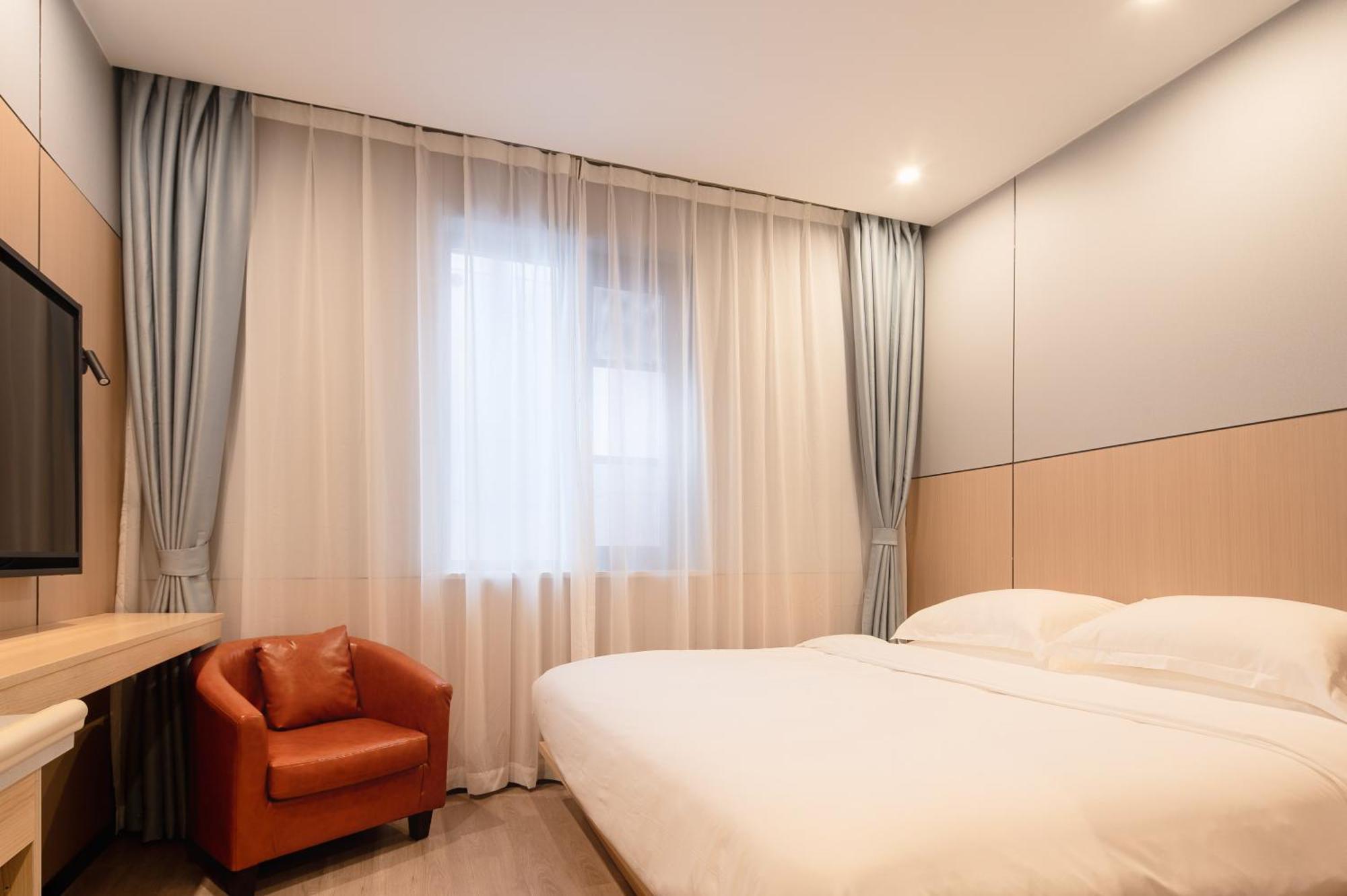 Dayin International Youth Hostel -Near People'S Square & Old Town -Social Area -Bar -Cafe -Gym -Free Laundry Luggage Storage -24H Front Desk -English Service Shanghai Bagian luar foto